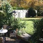 Garden-view In Centre Apartment *
