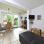 Garden-view In Centre Apartment *