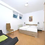 Garden-view In Centre Apartment