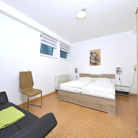 Garden-view In Centre Apartment