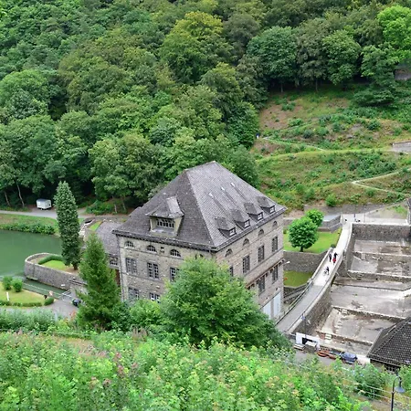 Garden-view In Centre Apartment *