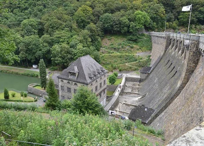 Garden-view In Centre Apartment