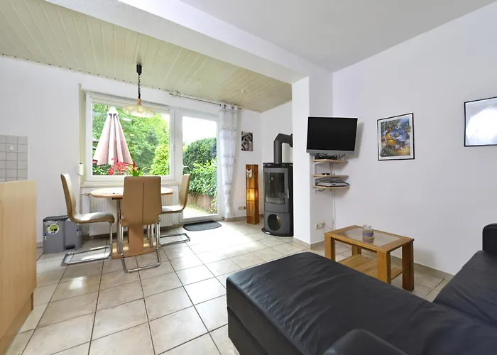 Garden-view In Centre Apartment *